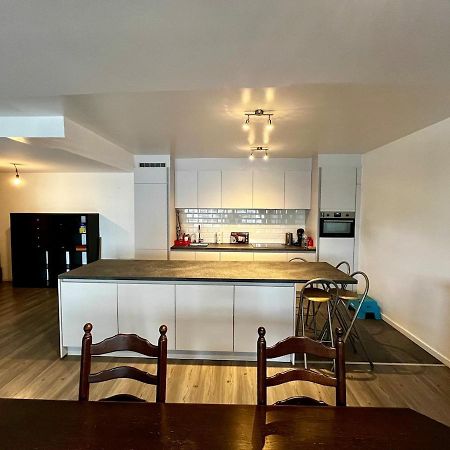 Big Apartment With Parking In 안트베르펜 외부 사진