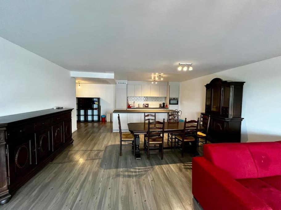 Big Apartment With Parking In 안트베르펜 외부 사진