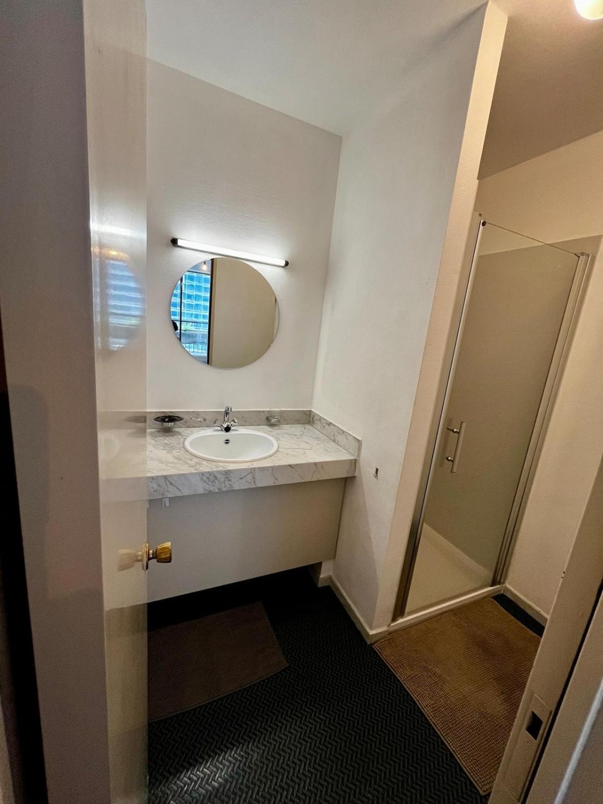 Big Apartment With Parking In 안트베르펜 외부 사진