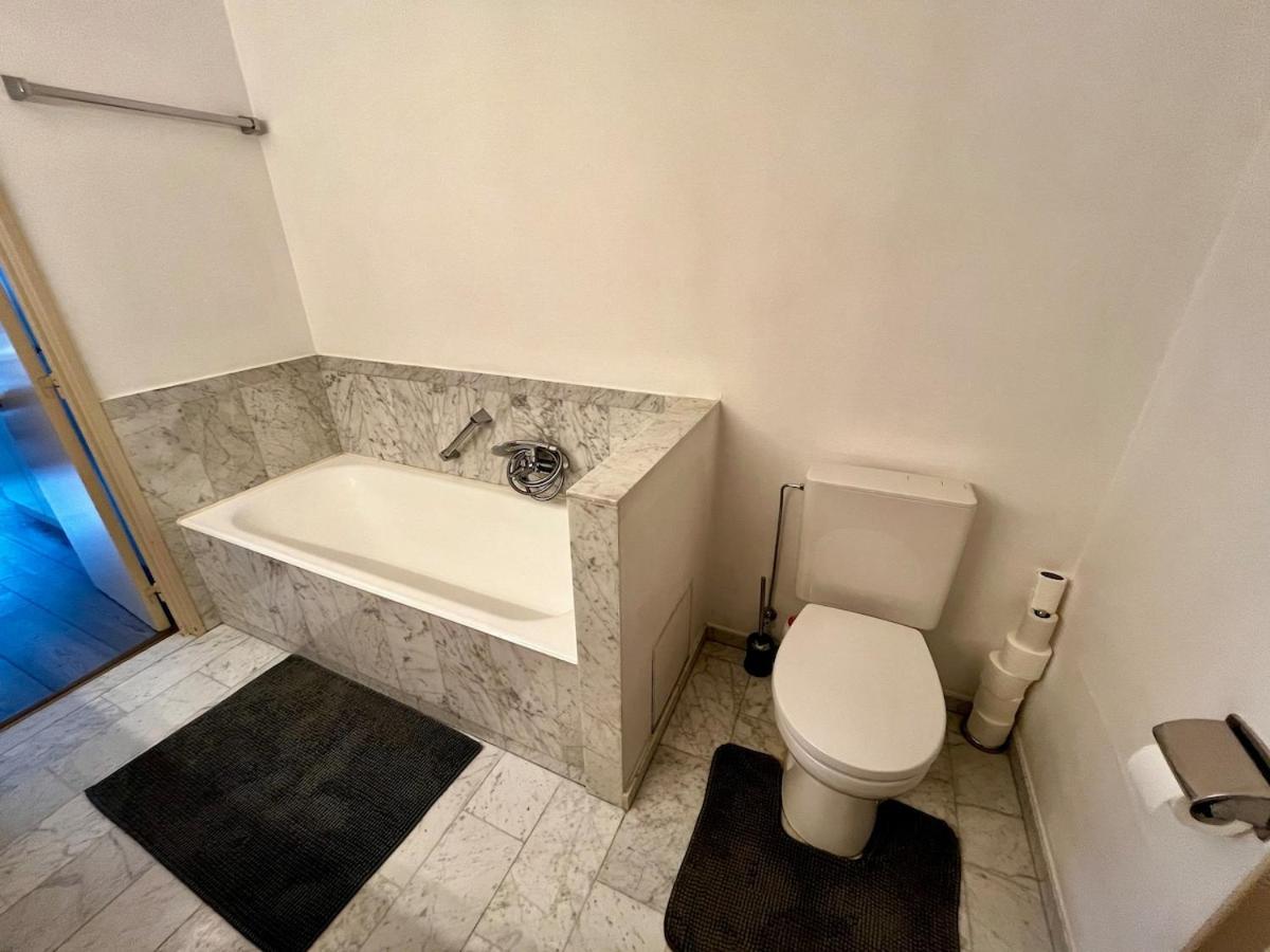 Big Apartment With Parking In 안트베르펜 외부 사진