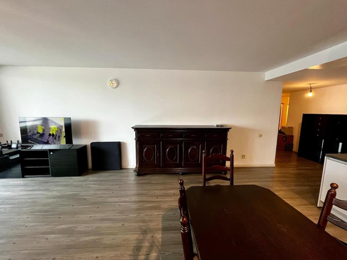 Big Apartment With Parking In 안트베르펜 외부 사진